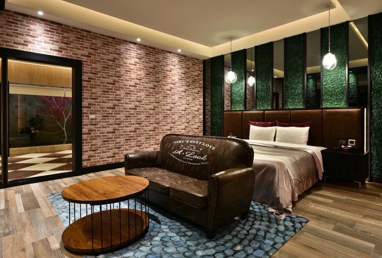 Venice Motel Taichung Esterno foto