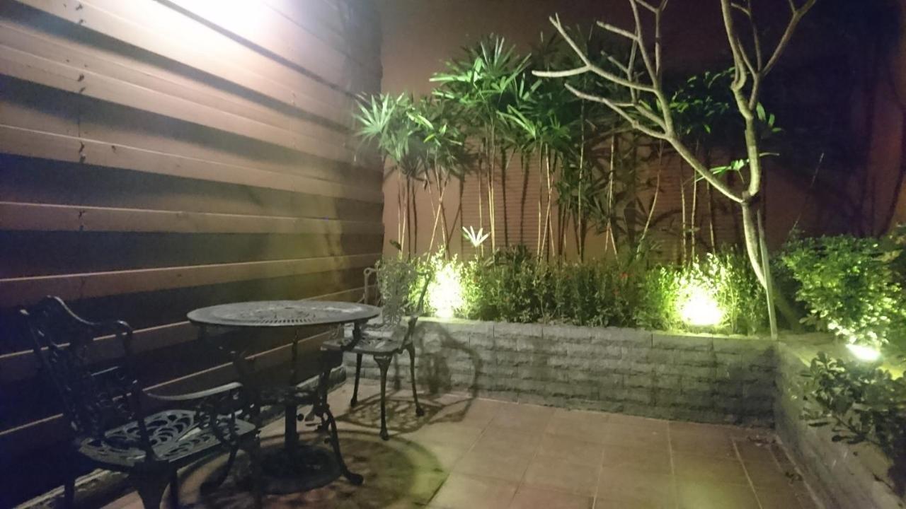 Venice Motel Taichung Esterno foto
