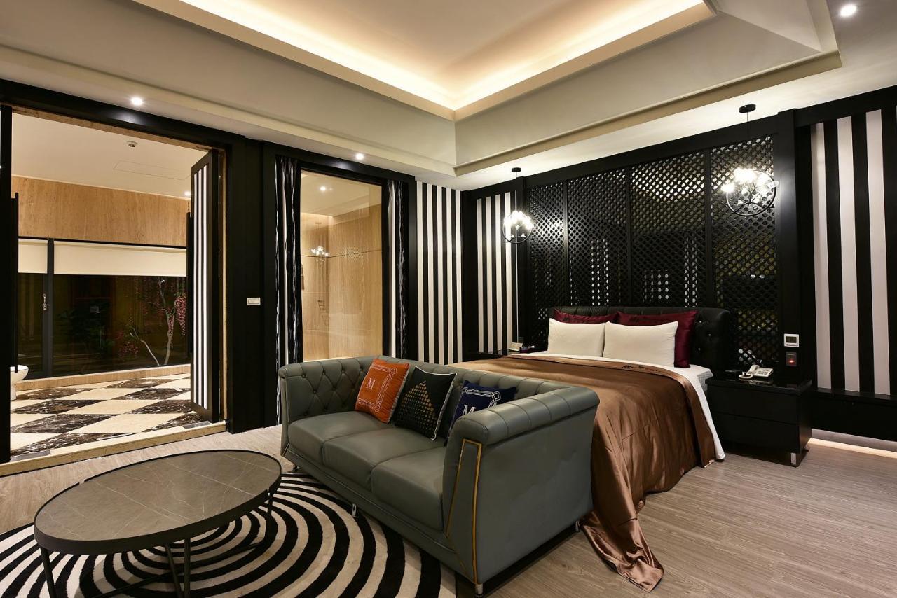 Venice Motel Taichung Esterno foto